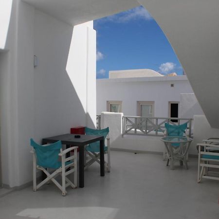 Fira Getaway - Economy Basement Rooms Bagian luar foto