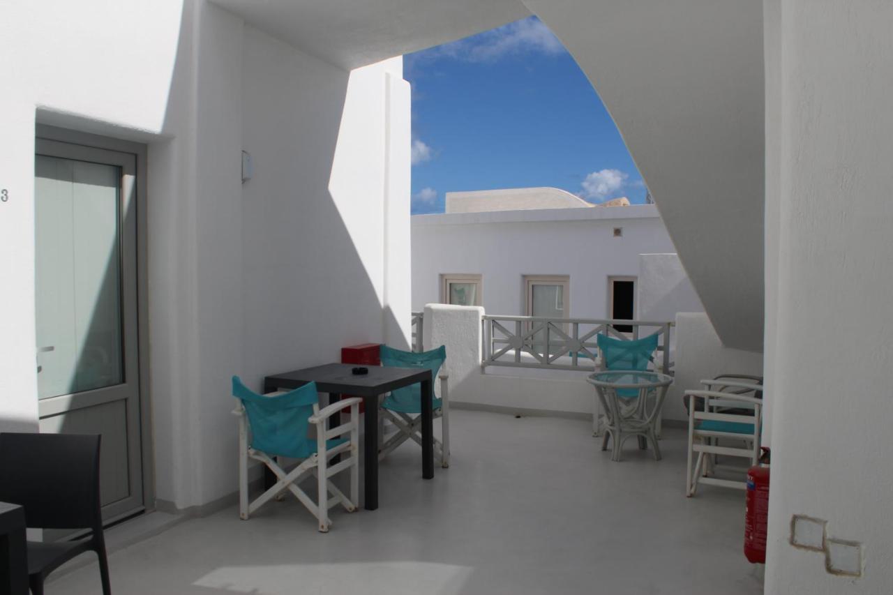 Fira Getaway - Economy Basement Rooms Bagian luar foto