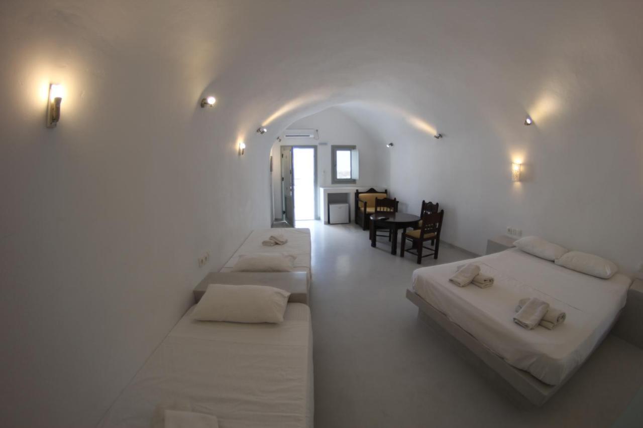 Fira Getaway - Economy Basement Rooms Bagian luar foto