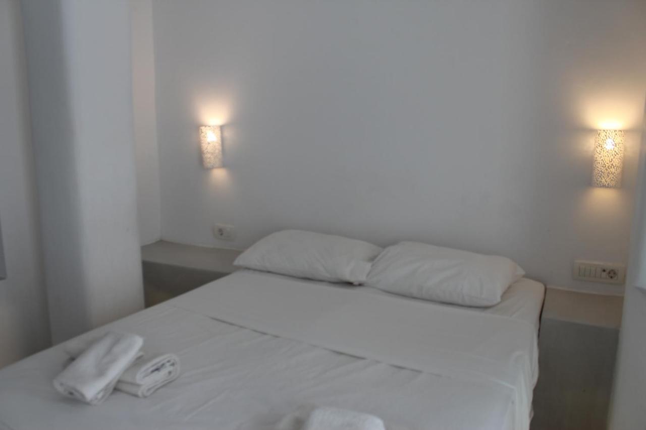 Fira Getaway - Economy Basement Rooms Bagian luar foto